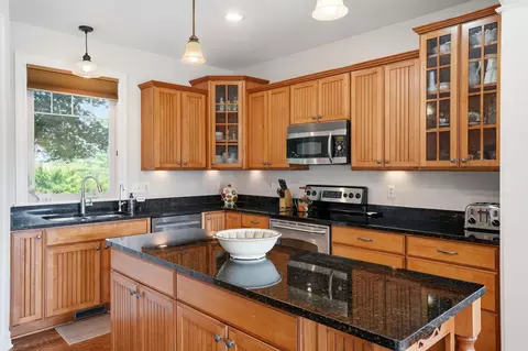 Kitchen - 6900 Arkona Rd, Saline, MI 48176 photo 2 of 5