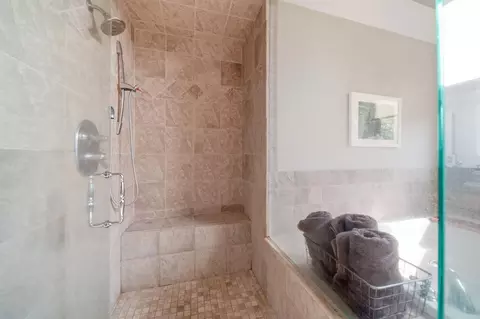 Bath - 6900 Arkona Rd, Saline, MI 48176 photo 6 of 12