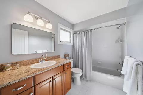 Bath - 6900 Arkona Rd, Saline, MI 48176 photo 10 of 12