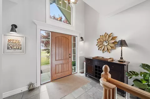 Entry Way - 6900 Arkona Rd, Saline, MI 48176 photo 2 of 7