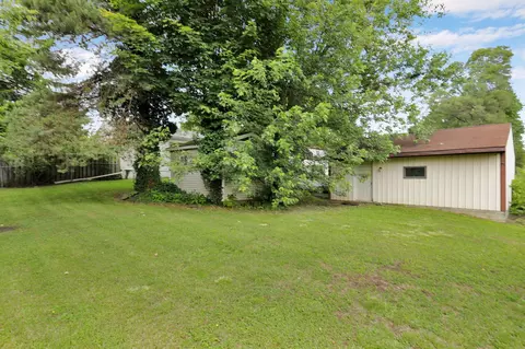 Exterior - 4627 Lowcroft Ave, Lansing, MI 48910 photo 3 of 8