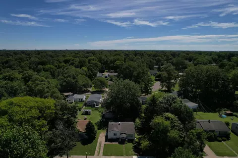 View/Area - 4627 Lowcroft Ave, Lansing, MI 48910 photo 2 of 11