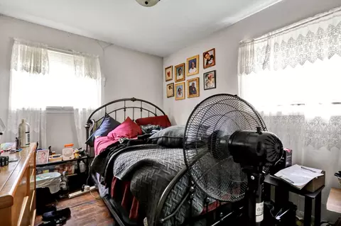 Bedroom - 4627 Lowcroft Ave, Lansing, MI 48910 photo 1 of 1