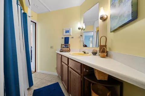 Bath - 7355 Webbs Shore Dr, Dexter, MI 48137 photo 2 of 6