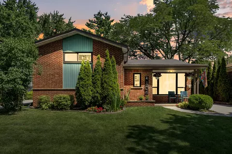 4106 Highfield Rd, Royal Oak, MI 48073