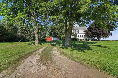 Exterior - 3015 Dennison Rd, Dundee, MI 48131 photo 2 of 15