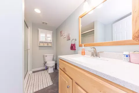 Bath - 4950 Westwind Dr, Dexter, MI 48130 photo 8 of 9