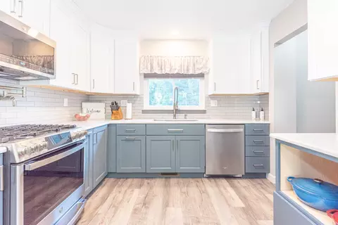Kitchen - 4950 Westwind Dr, Dexter, MI 48130 photo 3 of 6