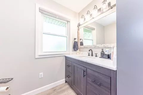 Bath - 4950 Westwind Dr, Dexter, MI 48130 photo 6 of 9