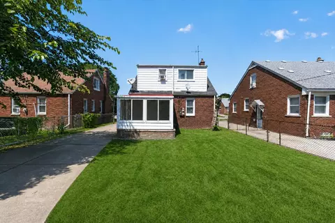 Exterior - 15640 Stricker Ave, Eastpointe, MI 48021 photo 6 of 7