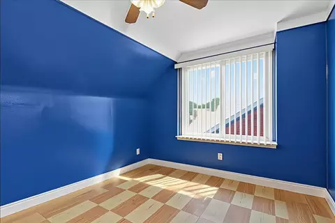 Bedroom - 15640 Stricker Ave, Eastpointe, MI 48021 photo 3 of 9