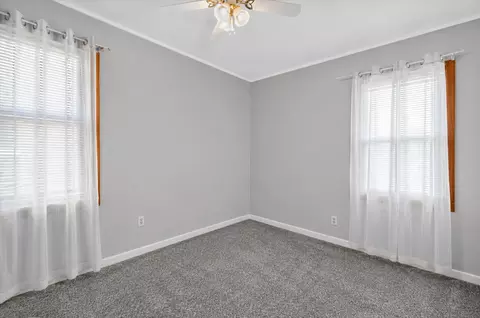 Bedroom - 15640 Stricker Ave, Eastpointe, MI 48021 photo 5 of 9