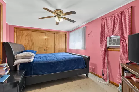 Bedroom - 15640 Stricker Ave, Eastpointe, MI 48021 photo 9 of 9
