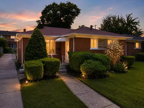 15241 Pearson St, Oak Park, MI 48237