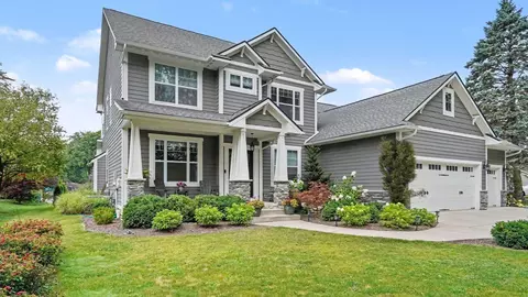 3502 Windwheel Point Dr, Pinckney, MI 48169