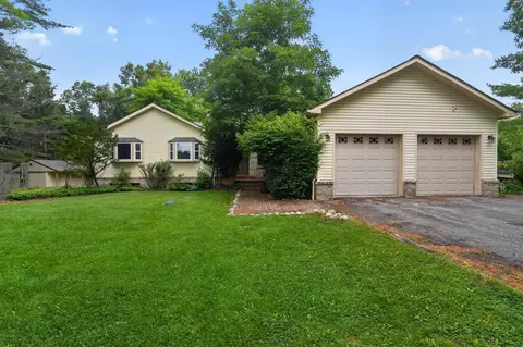 12311 Will Mill Dr, Brighton, MI 48380