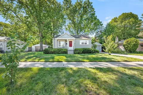 3690 Morrissey Ave, Warren, MI 48091