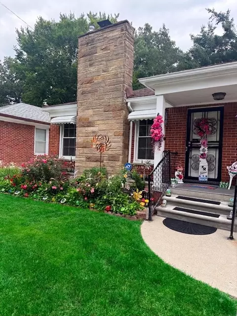 24080 Oneida St, Oak Park, MI 48237