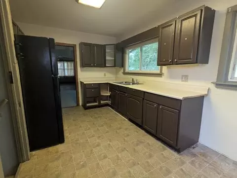 140 W Addison St, Jackson, MI 49203 photo 2