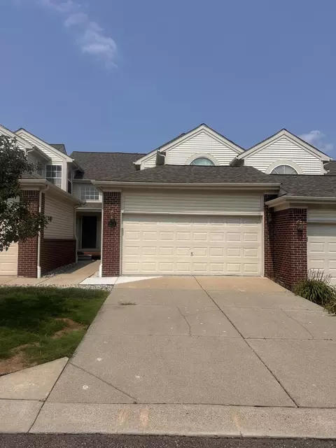 2514 Boulder Ln, Auburn Hills, MI 48326