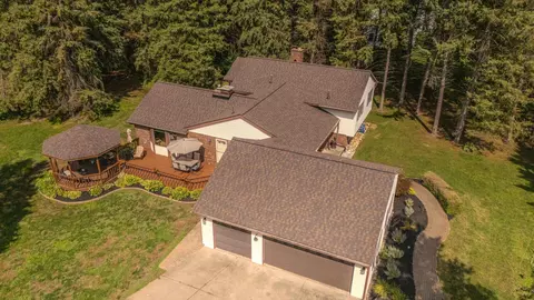 12575 Green Tree Trl, Green Oak, MI 48178