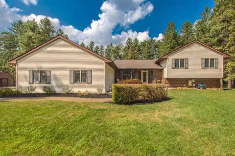 12575 Green Tree Trl, Green Oak, MI 48178