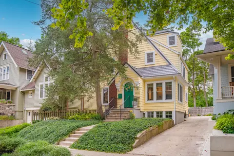 1121 Ferdon Rd, Ann Arbor, MI 48104