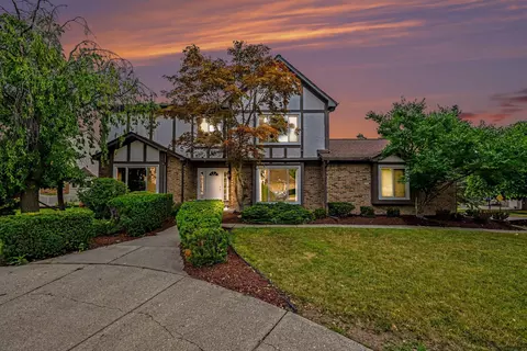 22276 Sheffield Ct, Farmington Hills, MI 48335