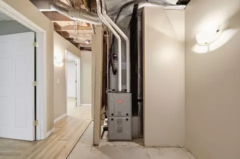Entry Way - 3020 Carson Hwy, Adrian, MI 49221 photo 1 of 1