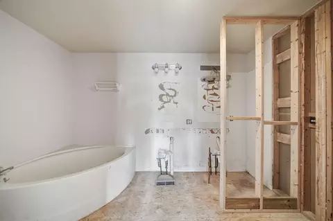 Bath - 3020 Carson Hwy, Adrian, MI 49221 photo 2 of 3