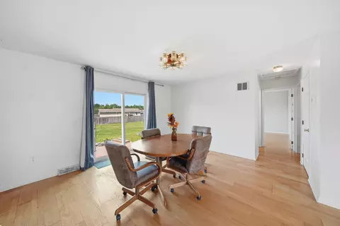 Dining - 3020 Carson Hwy, Adrian, MI 49221 photo 1 of 2