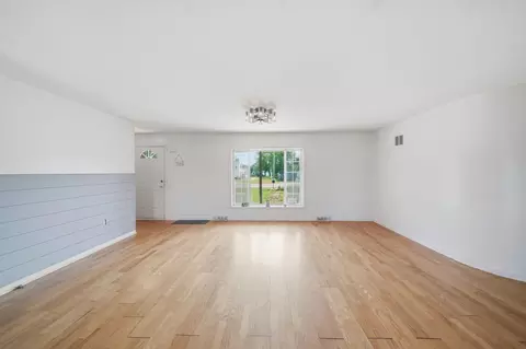 Living - 3020 Carson Hwy, Adrian, MI 49221 photo 5 of 7