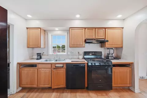 Kitchen - 3020 Carson Hwy, Adrian, MI 49221 photo 2 of 2