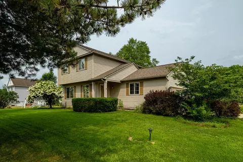 8949 Sunflower Dr, Northfield, MI 48189