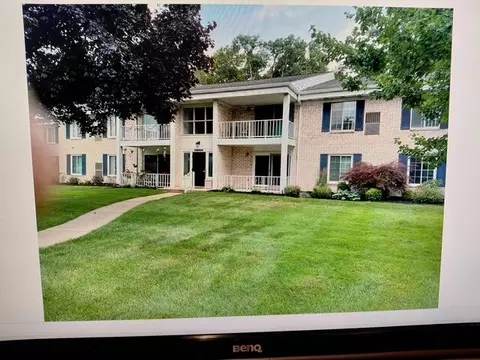 35980 Ann Arbor Trl, Livonia, MI 48150