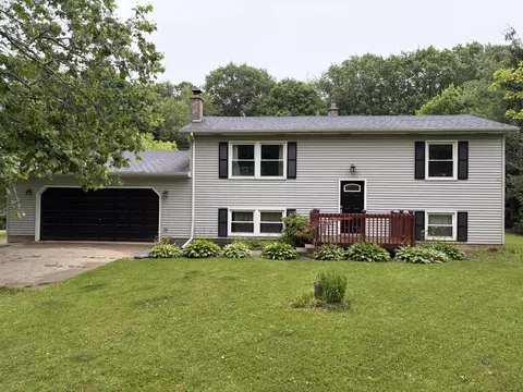 1313 Battle Creek Rd, Carmel, MI 48813
