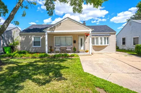 26524 Kathy St, Roseville, MI 48066