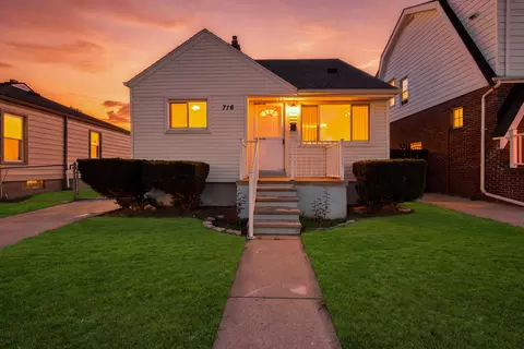 716 Mayflower Ave, Lincoln Park, MI 48146
