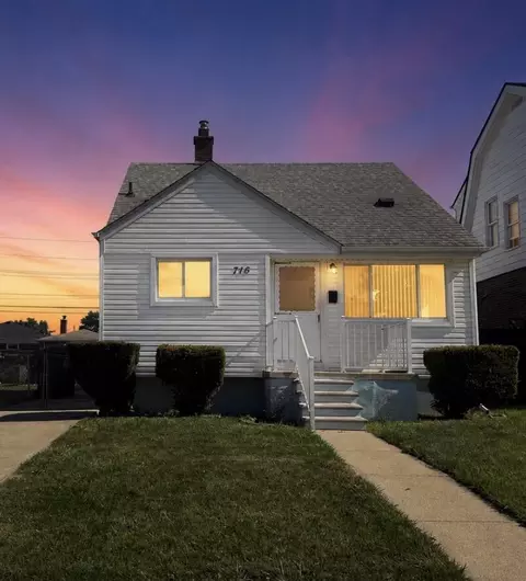 716 Mayflower Ave, Lincoln Park, MI 48146