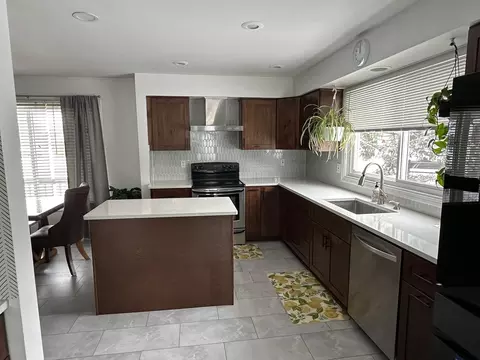 Kitchen - 5017 Saffron Dr, Troy, MI 48085 photo 5 of 5