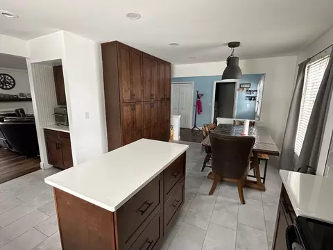 Kitchen - 5017 Saffron Dr, Troy, MI 48085 photo 3 of 5