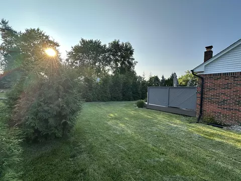 Exterior - 5017 Saffron Dr, Troy, MI 48085 photo 3 of 10