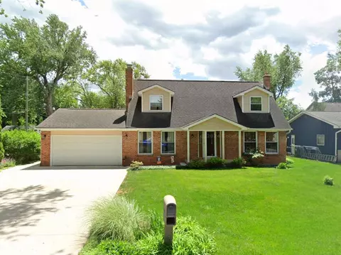 8255 Flagstaff St, Commerce, MI 48382