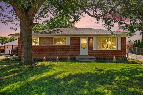 33826 Brookshire Dr, Sterling Heights, MI 48312