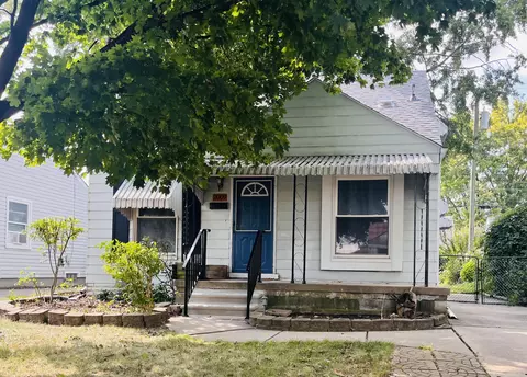 2009 Buckingham Ave, Lincoln Park, MI 48146