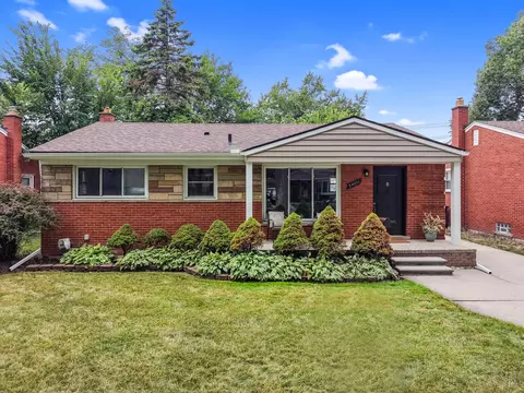 24011 Geneva St, Oak Park, MI 48237