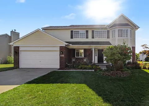 1452 Carston Ln, Chelsea, MI 48118