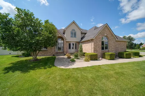 1245 Berkshire Ct, Adrian, MI 49221