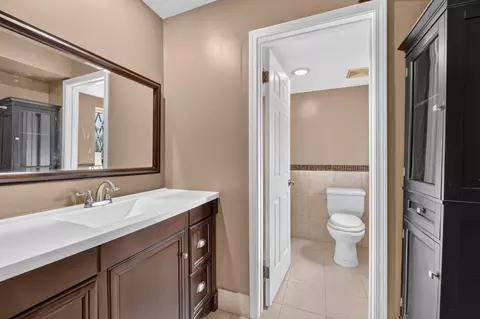 Bath - 3309 Sunset Dr, Flint, MI 48503 photo 4 of 6