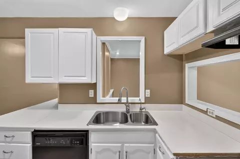 Kitchen - 3309 Sunset Dr, Flint, MI 48503 photo 2 of 5